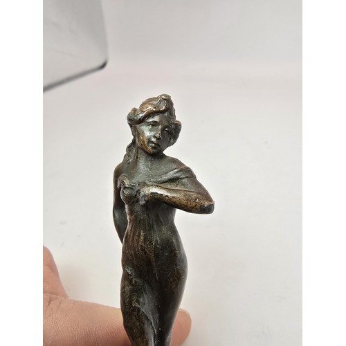 244 - A stunning fine quality solid bronze art nouveau letter wax seal stamp depicting a posing nymph, the... 