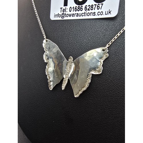 186 - A pretty 925 silver necklace featuring a large butterfly pendant, in good clean condition having a t... 