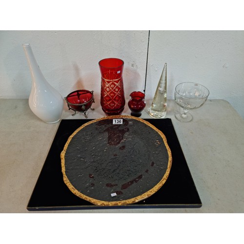 136 - Collection of art glass to include a large impressive IVV Italian glass platter with gilded edge, al... 