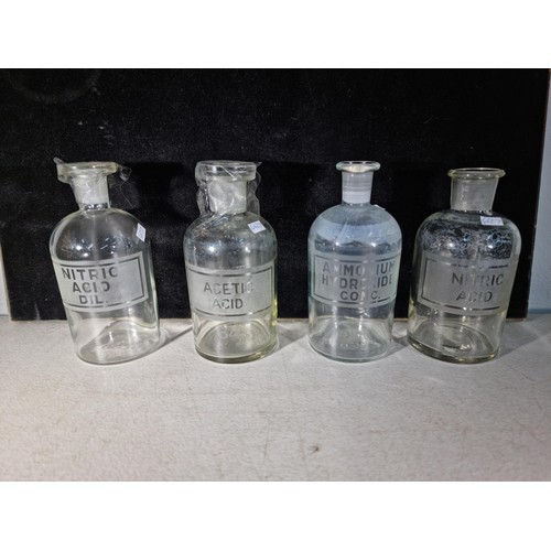 140 - A collection of 4x antique chemist pharmacy bottles all with etched labels, 2 with lids inc Ammonium... 