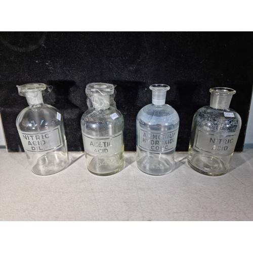 140 - A collection of 4x antique chemist pharmacy bottles all with etched labels, 2 with lids inc Ammonium... 