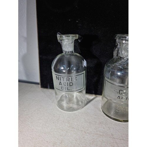 140 - A collection of 4x antique chemist pharmacy bottles all with etched labels, 2 with lids inc Ammonium... 