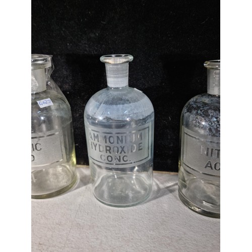 140 - A collection of 4x antique chemist pharmacy bottles all with etched labels, 2 with lids inc Ammonium... 