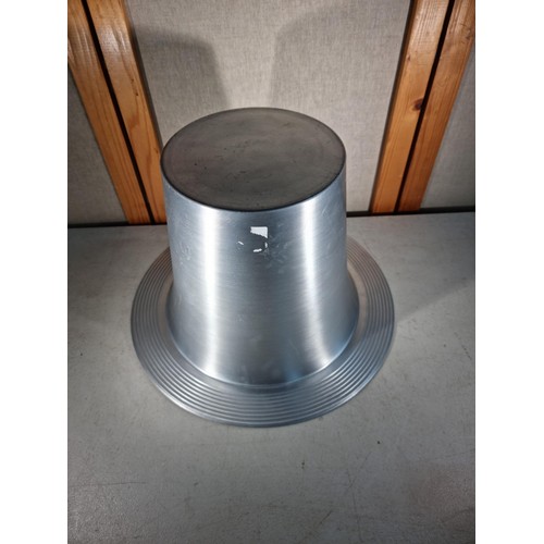 308 - Good quality aluminium champagne ice bucket in good order has a height of 26cm diameter of 40cm