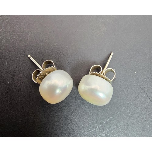 197 - Pair of pretty cultured pearl 925 Silver stud earrings in as new condition, the pearls have a vibran... 