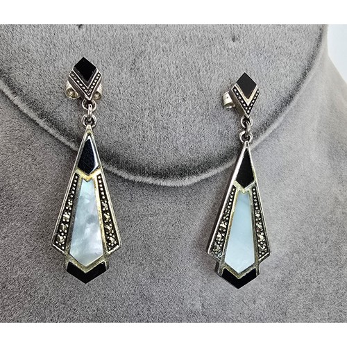 212 - A pair of pretty 925 silver Art Deco style drop earrings inset with a mother of pearl panel and blac... 