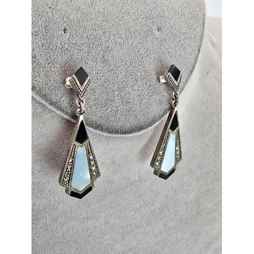 212 - A pair of pretty 925 silver Art Deco style drop earrings inset with a mother of pearl panel and blac... 