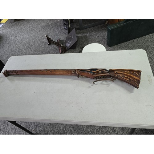 282 - A large and impressive replica 18th century matchlock musket which is beautifully made featuring a d... 