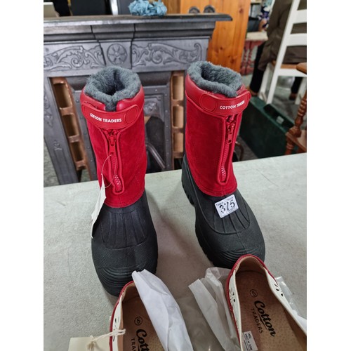 375 - A pair of faux fur ladies boots in red by Cotton Traders, size 6 along with a pair of ladies Flexiso... 