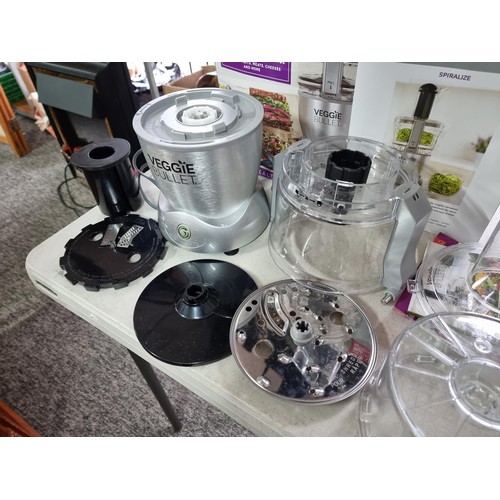 355 - 2x as new boxed kitchen appliances inc a Ambiano slow juicer with accessories along with a Veggie Bu... 