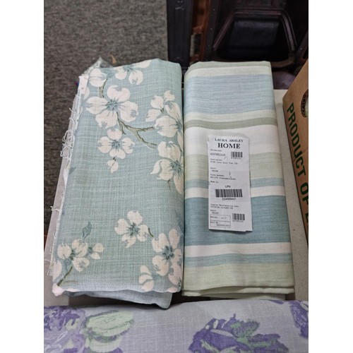 388 - Box containing a large quantity of Laura Ashley Home fabrics, of various designs inc willow, floral ... 