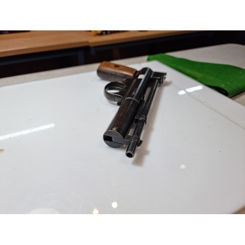 289A - A very rare Webley & Scott air pistol MK1.177 cal with straight wood grips, circa 1920, has undamage... 