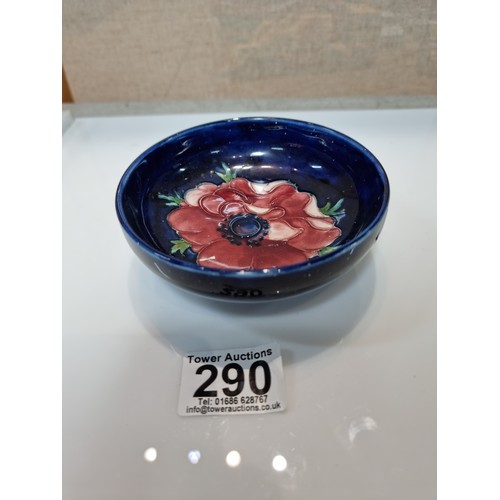 290 - A good vintage Moorcroft small pin dish in the anemone pattern of cobalt blue. The dish is in good c... 