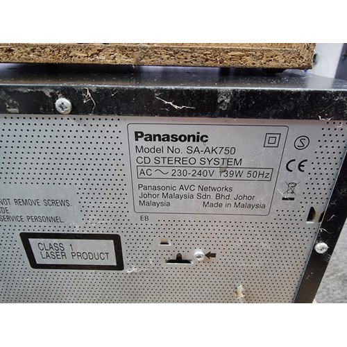 352B - Panasonic SA-AK750 5 disc changer FM/AM radio and tape player comes with 3x Panasonic speakers model... 