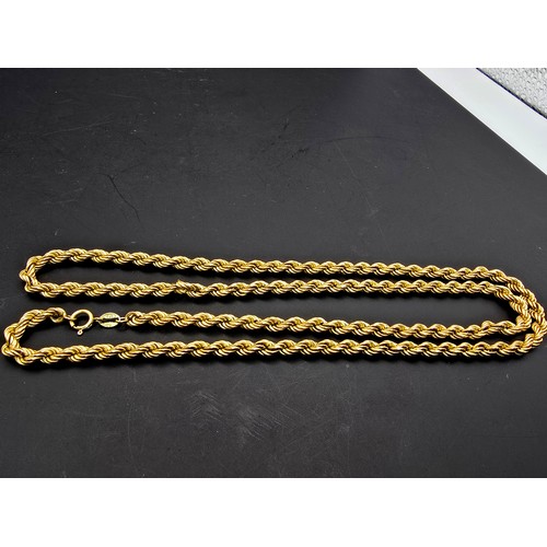 261 - A good hallmarked 9ct yellow gold rope twist neck chain (24