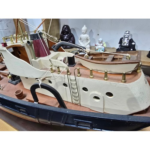 37 - Impressive Large scratch built model of a trawler boat in good order with good detailing to the deck... 