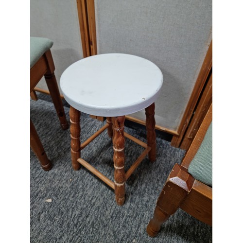 396 - 2x pale green cushion topped stools in good order, along with a white painted topped stool, largest ... 