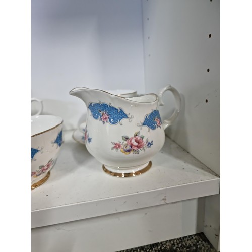 10 - 3x shelves of collectable ceramics and glass ware to include a collection of 6x oriental floral deco... 