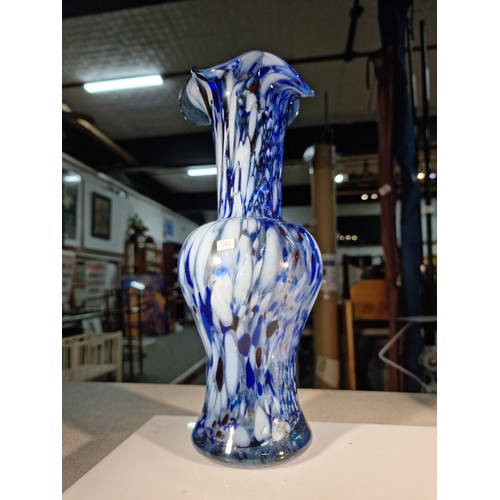 19 - Collection of glassware to include a tall mottled blue and clear glass Murano vase with fluted edge ... 