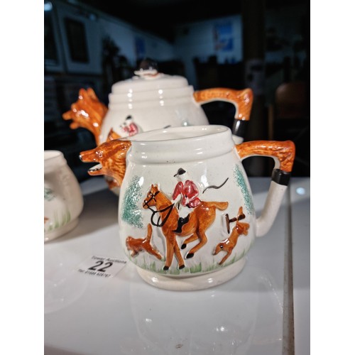 22 - Vintage hunting themed tea set inc Teapot, milk jug and sugar bowl, the teapot and milk jug has a wh... 