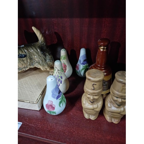 42 - Shelf full of collectables to include 2x pairs of Radford cruet sets with hand-painted floral design... 