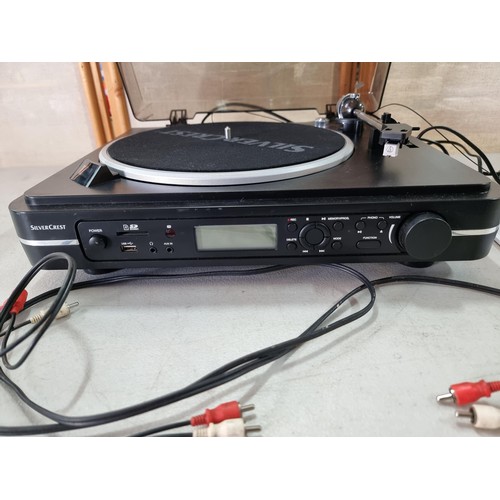81 - A good quality SilverCrest USB record player KH 2431, complete with stylus, connection cables, SD ca... 