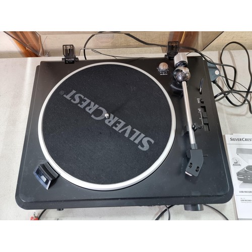 81 - A good quality SilverCrest USB record player KH 2431, complete with stylus, connection cables, SD ca... 