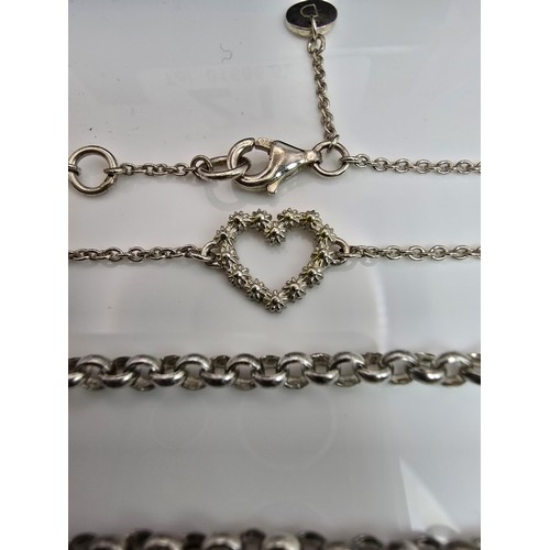 175 - 2x 925 silver bracelets, both having a heart charm design, both are in good clean condition, 1 brace... 