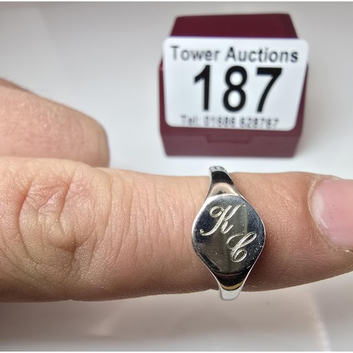 187 - A new and unused attractive 925 silver ring, which is inscribed to the top with the initials KL (or ... 