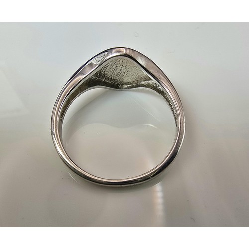 187 - A new and unused attractive 925 silver ring, which is inscribed to the top with the initials KL (or ... 