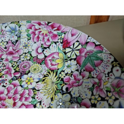 139 - Good quality vintage Chinese Crackleware famille verte ginger jar decorated with Warriors hand paint... 