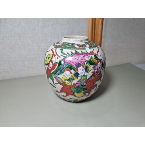139 - Good quality vintage Chinese Crackleware famille verte ginger jar decorated with Warriors hand paint... 