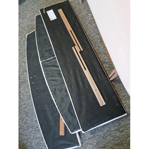 438 - 4 x New modern bed headboards in cream in good overall condition. Largest head board measures a heig... 