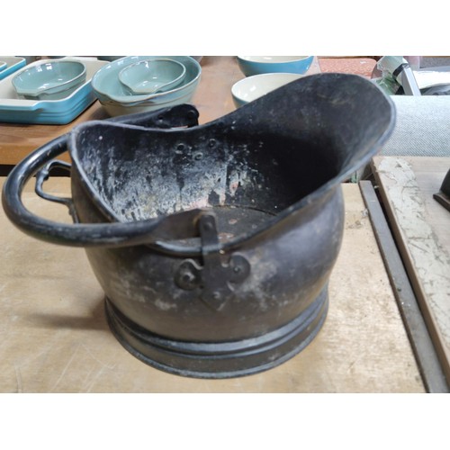 386 - Large crate of shed odds to include a good quality coal scuttle, mortar board, meat cleaver, vintage... 