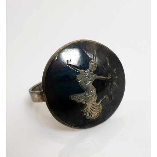 163 - An attractive 925 silver Siam matching jewellery set featuring a Siam ring which has a split to the ... 