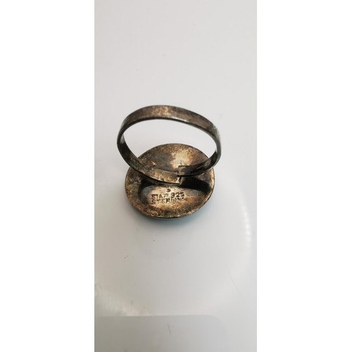 163 - An attractive 925 silver Siam matching jewellery set featuring a Siam ring which has a split to the ... 