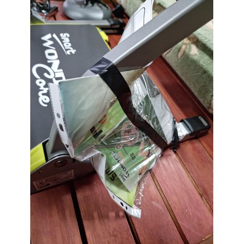 459 - Modern smart wonder core ab crunching machine complete with manual and dvd for full body work out in... 