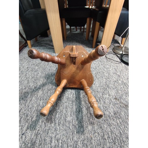 A good quality oak very well carved and well detailed Welsh chair by ...