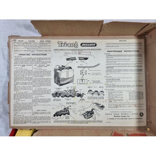 Vintage boxed 'OO' guage electric Tri-ang R1X passenger train set in ...