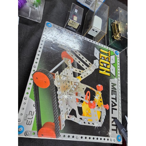 Collection of 4x boxed Metal Kit models to include a digger, Spitfire ...