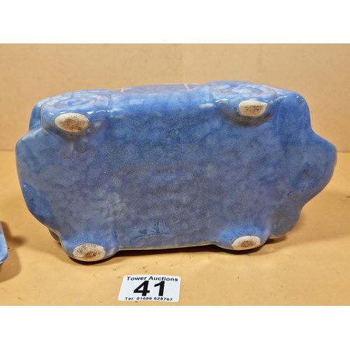 41 - A vintage Sadler racing car shaped teapot in blue complete with driver as the lid in very good condi... 