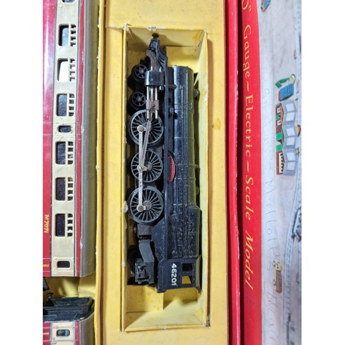 Vintage boxed 'OO' guage electric Tri-ang R1X passenger train set in ...