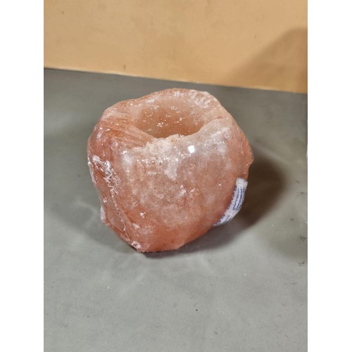 65 - A collection of 5 Himalayan salt lamp tea light holders in good order to include one square one and ... 