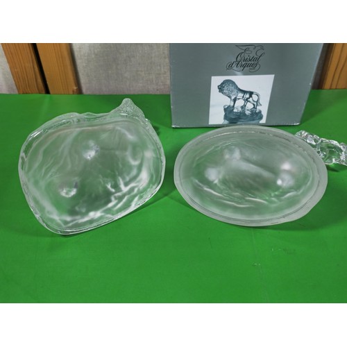 82 - A collection of 4x Cristal D' Arques France glass animal figures to include a lion, an elephant, a h... 