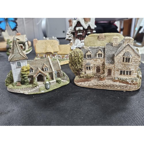 103 - Collection of 14x cottages and buildings to include 7x Lilliput Lane houses along with 4x David Wint... 