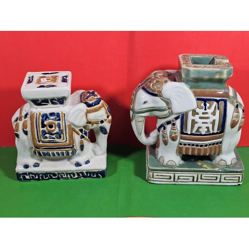 106 - Small quantity of collectables to include 3x hand carved soapstone artists bowls all in good order w... 