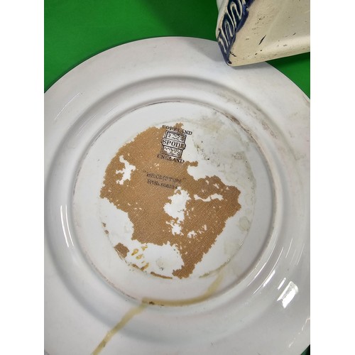 106 - Small quantity of collectables to include 3x hand carved soapstone artists bowls all in good order w... 