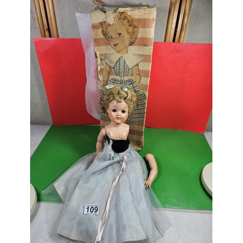 109 - A good quality boxed Elizabeth Dress Making Doll, by Pedigree, tilted the Veronica Scott, Doll is in... 