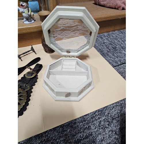 84 - A shelf full of collectables to include 2x white jewellery boxes along with a toadstool formed cruet... 