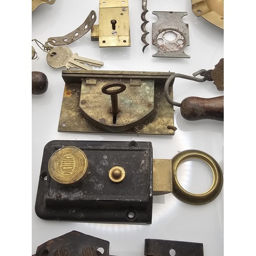 69 - A collection of vintage and antique corkscrews, to include 3x wooden handled corkscrews, two yale lo... 